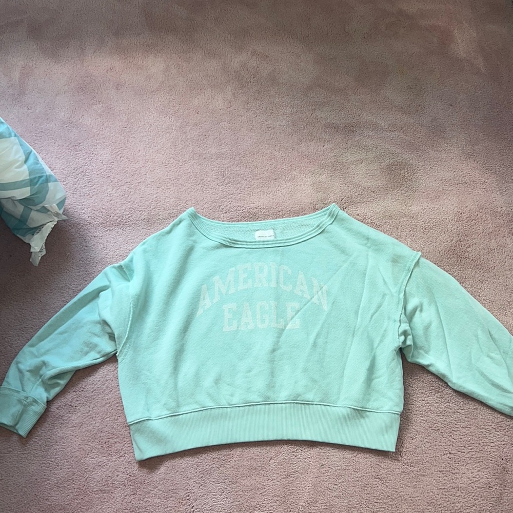 american eagle aqua crew neck size small